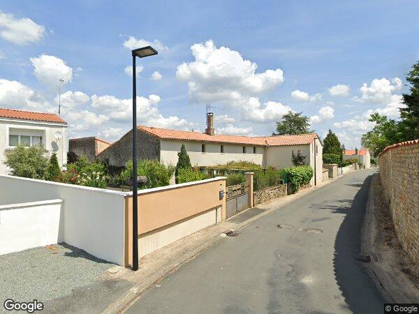 UNE MAISON À USAGE D'HABITATION DE TYPE 4