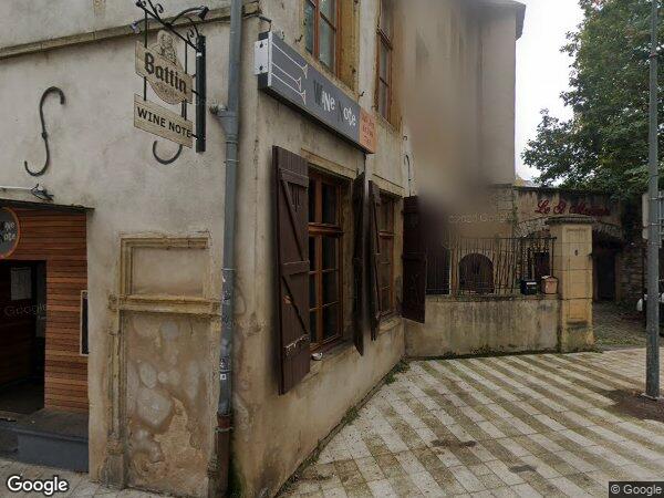 UN ENSEMBLE IMMOBILIER