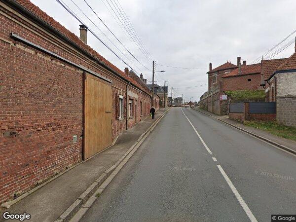 UNE MAISON À USAGE D'HABITATION