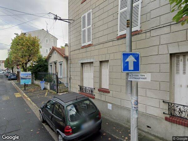 UN LOCAL COMMERCIAL ET 6 LOGEMENTS