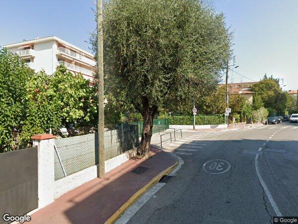 UN APPARTEMENT ET UN PARKING