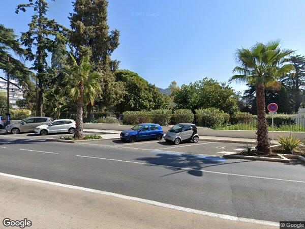 UN APPARTEMENT ET UN EMPLACEMENT DE PARKING