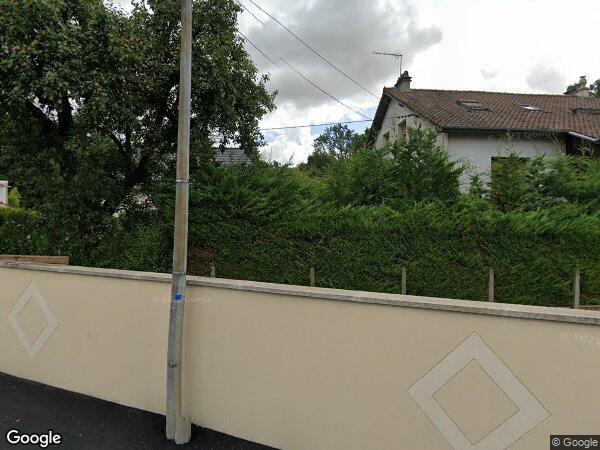 UNE MAISON D'HABITATION