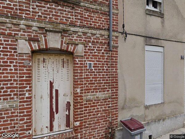 UNE MAISON À USAGE D'HABITATION