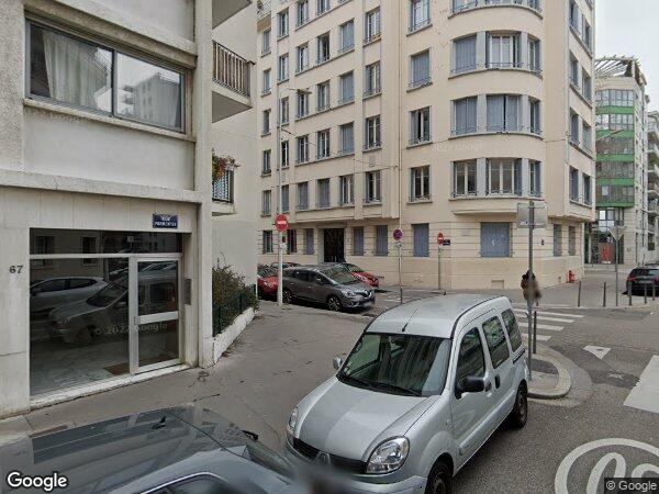 UN LOCAL PROFESSIONNEL