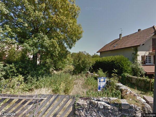 UNE MAISON D'HABITATION