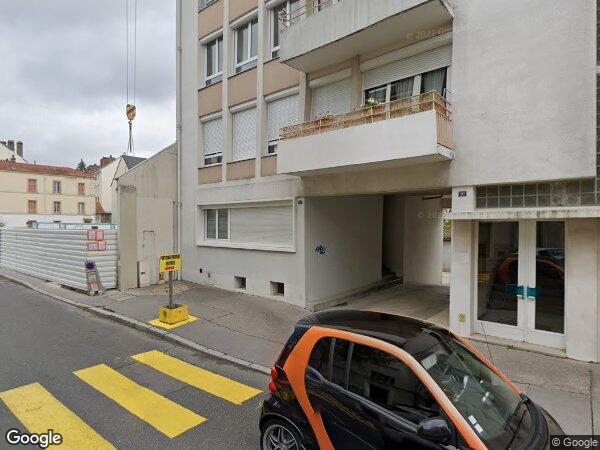 UN ENSEMBLE IMMOBILIER