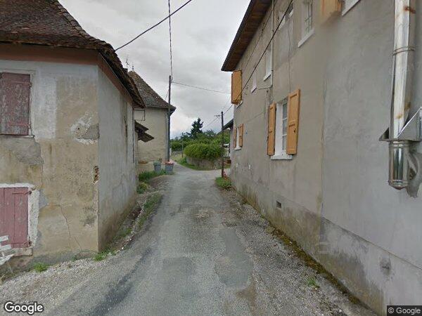 UNE MAISON D'HABITATION 