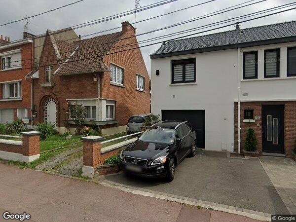 UNE PARCELLE DE TERRAIN