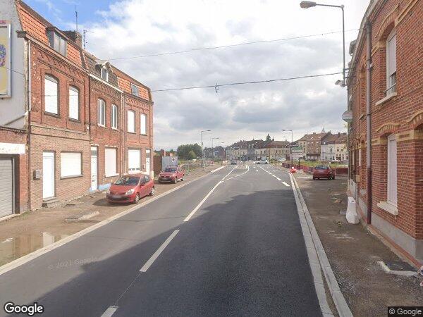 UN IMMEUBLE À USAGE D'HABITATION