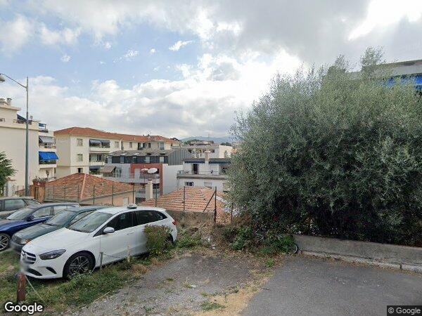 UN EMPLACEMENT DE PARKING