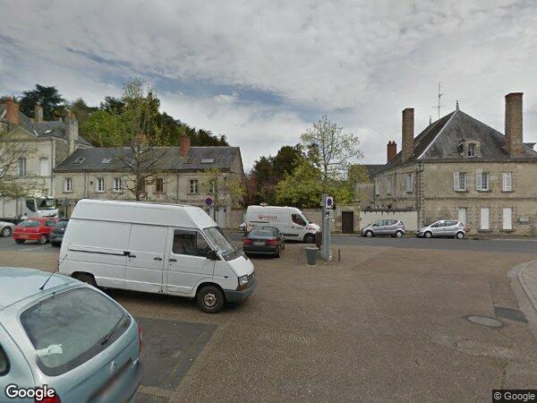 UN ENSEMBLE IMMOBILIER