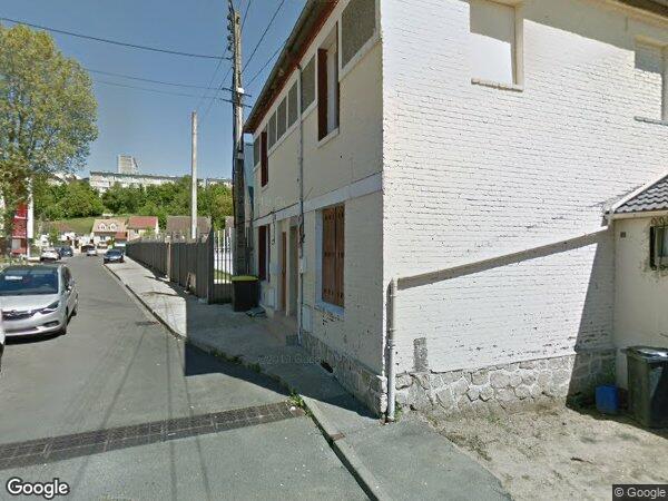 UNE MAISON D'HABITATION