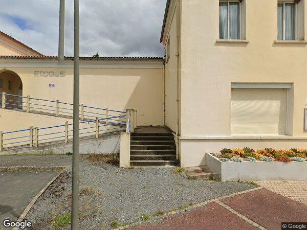 UNE MAISON D'HABITATION