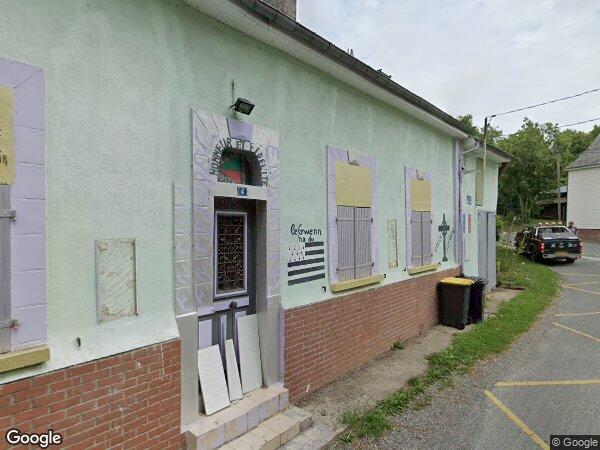 UN IMMEUBLE À USAGE D'HABITATION