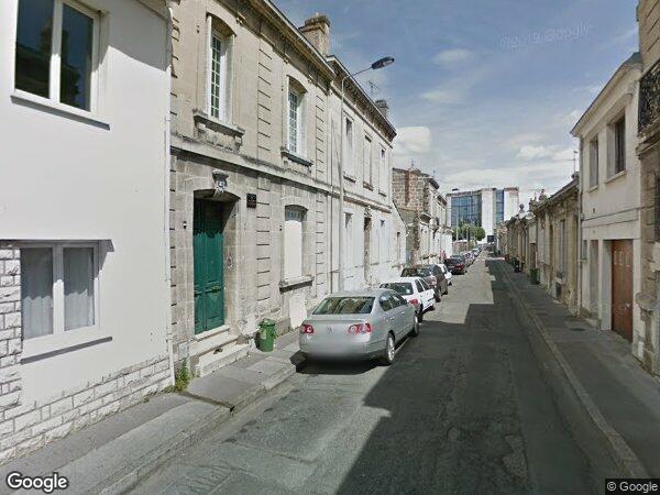 UNE MAISON D'HABITATION