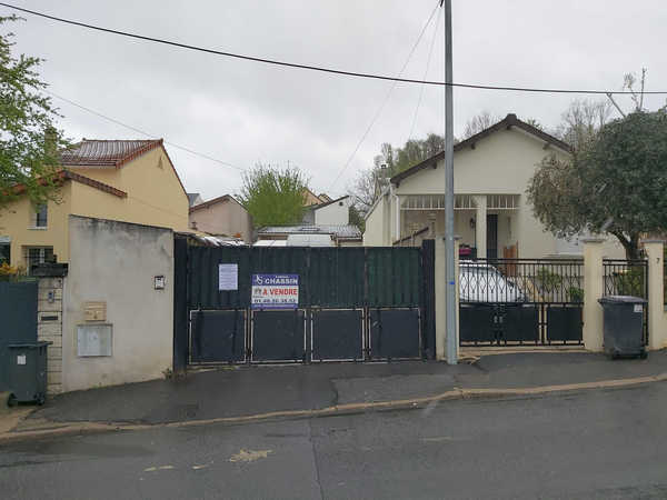 UN PAVILLON D'HABITATION
