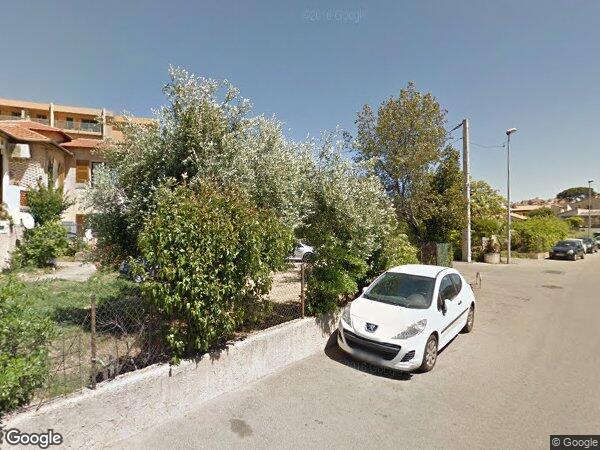 UN APPARTEMENT AVEC UN LOCAL À USAGE DE CAVE ET UN PARKING