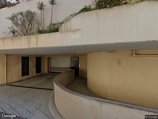 UN APPARTEMENT ET UNE CAVE