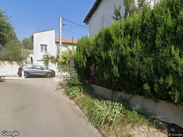 UN APPARTEMENT AVEC UN GARAGE ET UNE CAVE