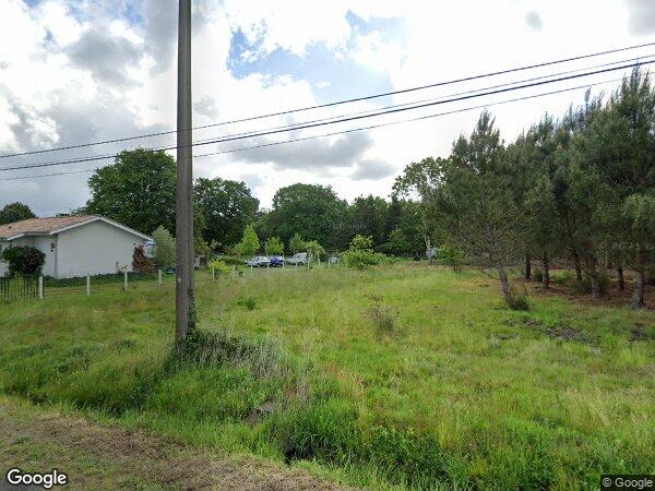 UNE MAISON À USAGE D'HABITATION AVEC PISCINE