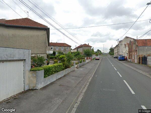 UNE MAISON À USAGE D'HABITATION