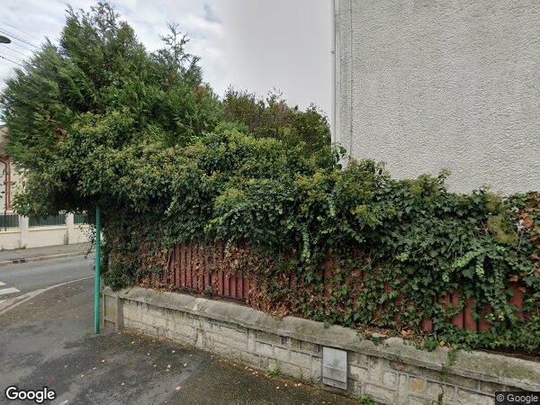 UN PAVILLON D'HABITATION