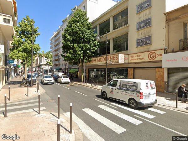 UN STUDIO À USAGE D’HABITATION 