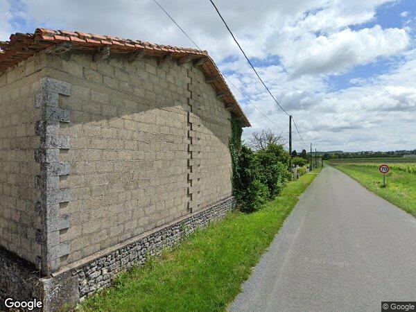 UNE MAISON D'HABITATION