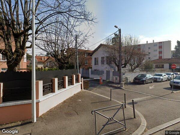 UNE MAISON D'HABITATION