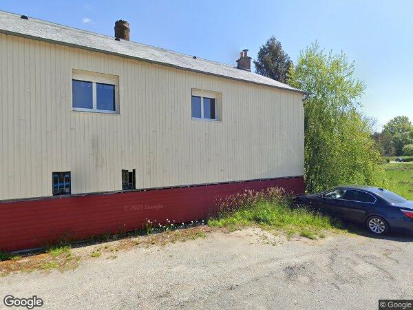 UN ANCIEN IMMEUBLE AMÉNAGÉ EN APPARTEMENTS