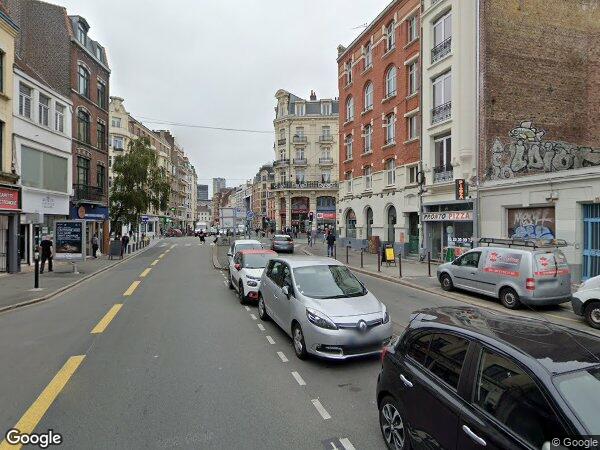 UN IMMEUBLE À USAGE D’HABITATION ET DE COMMERCE