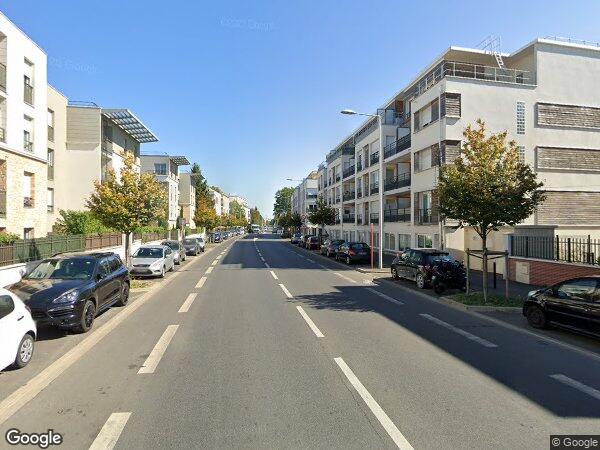 UN APPARTEMENT ET UN EMPLACEMENT DE PARKING DOUBLE