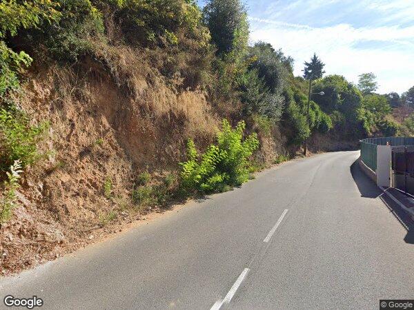 UN APPARTEMENT AVEC UN GARAGE ET UNE CAVE