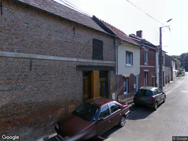 UN IMMEUBLE À USAGE D'HABITATION