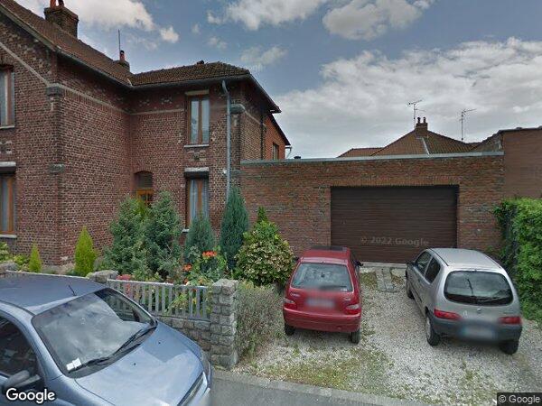 UNE MAISON À USAGE D'HABITATION