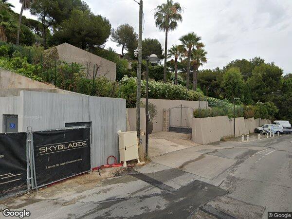 UNE MAISON INDIVIDUELLE ET UNE PARCELLE DE TERRAIN