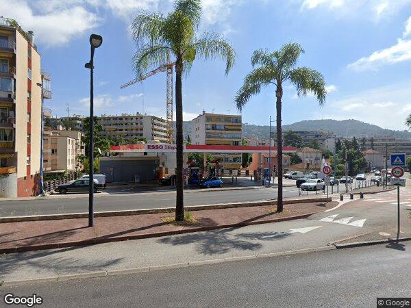 UN STUDIO AVEC BALCON