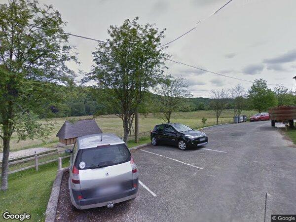 UNE MAISON D'HABITATION