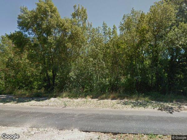 UNE MAISON À USAGE D'HABITATION & TERRAIN ATTENANT AVEC CAVE & GARAGE