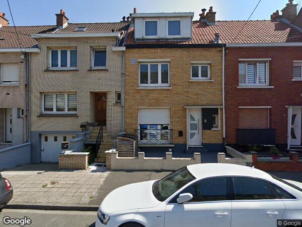 UN LOCAL PROFESSIONNEL ET UNE CAVE