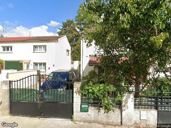 UN PAVILLON D'HABITATION