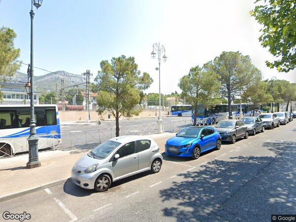 UN LOCAL COMMERCIAL ET UNE CAVE