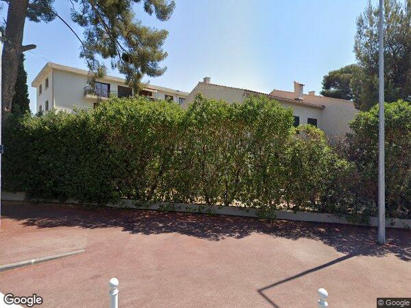 UN APPARTEMENT AVEC UNE CAVE ET UN PARKING