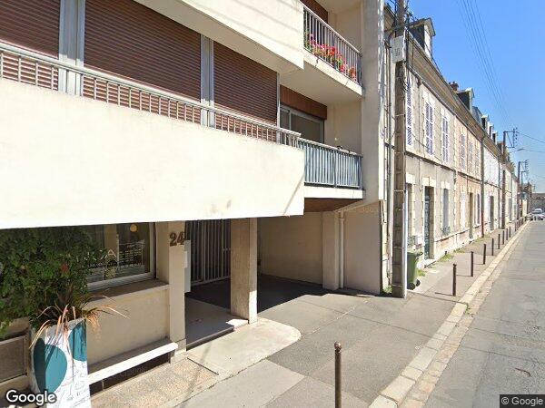 UN APPARTEMENT AVEC CAVE ET PARKING