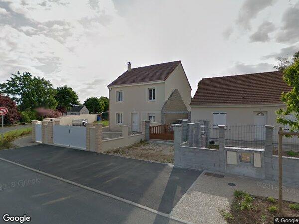 UNE MAISON À USAGE D'HABITATION