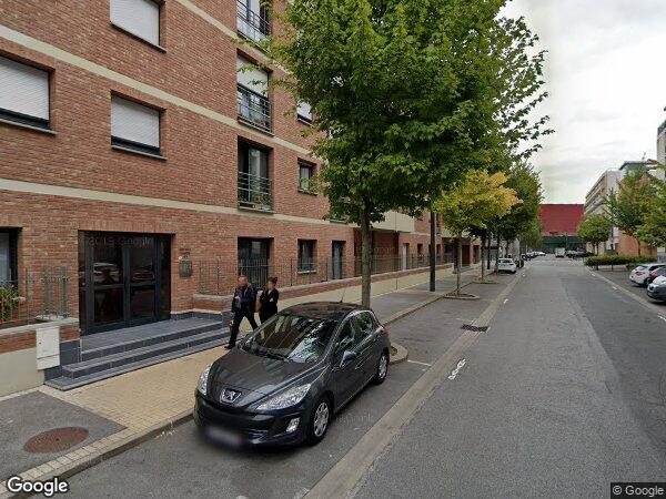 UN APPARTEMENT ET UNE PLACE DE STATIONNEMENT
