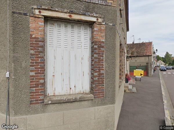 UNE  MAISON PRÉFABRIQUÉE