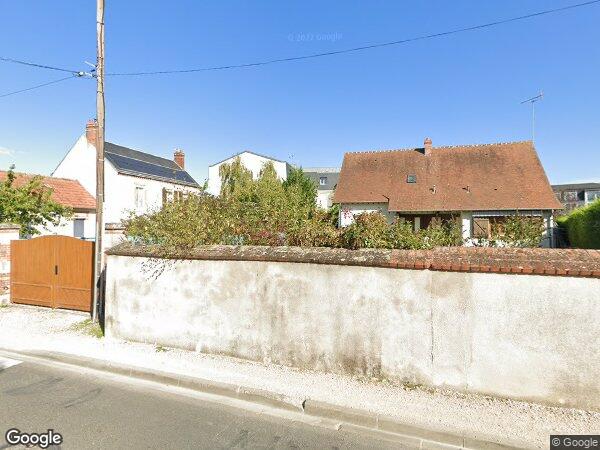 UN APPARTEMENT ET UN EMPLACEMENT DE STATIONNEMENT