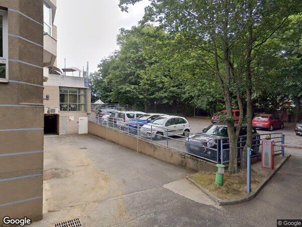 UN APPARTEMENT AVEC UN GARAGE